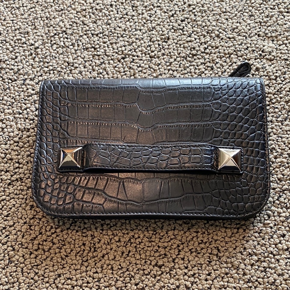 Chic Black Crocodile-Embossed Clutch or Crossbody